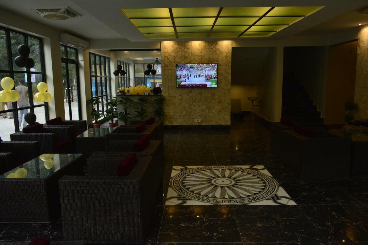 La Orilla Hotel Muzaffarabad Exterior photo